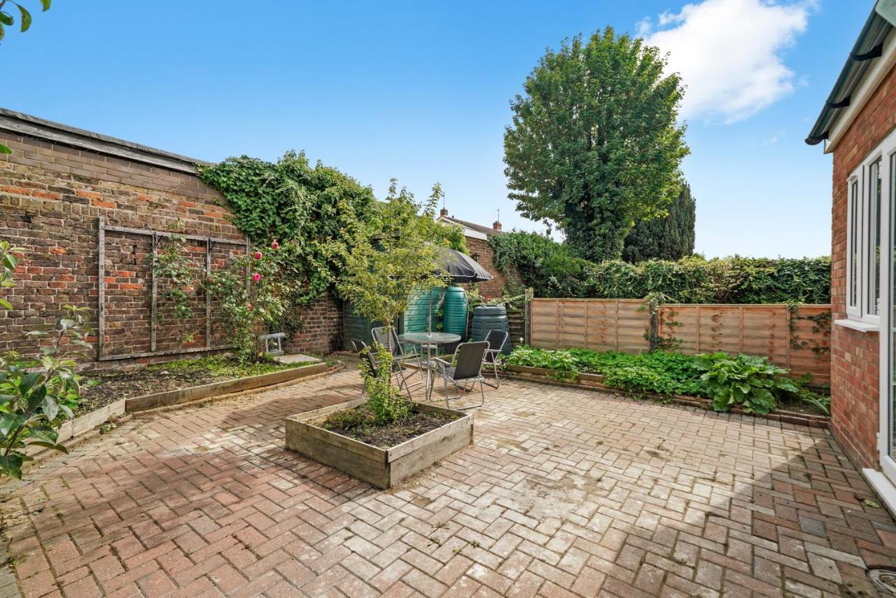 Cosy Heathrow Studios - Parking - Garden Londýn Exteriér fotografie